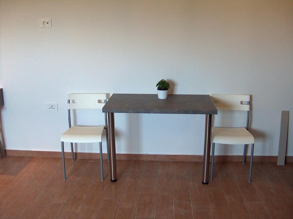 Gerona Mare Apartments Gerani  Zimmer foto