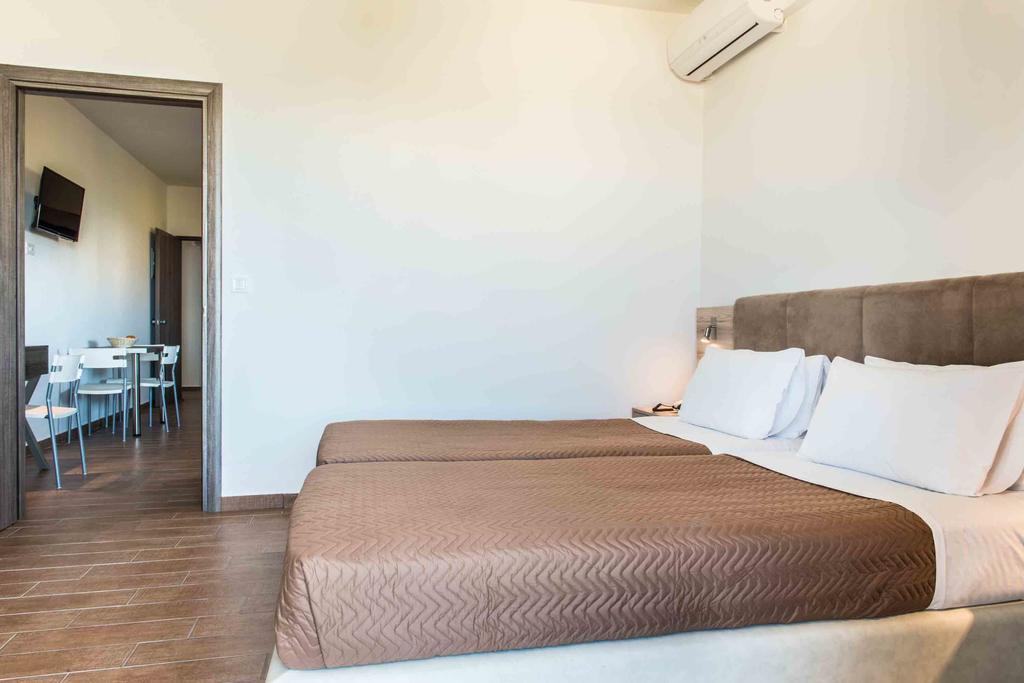Gerona Mare Apartments Gerani  Exterior foto