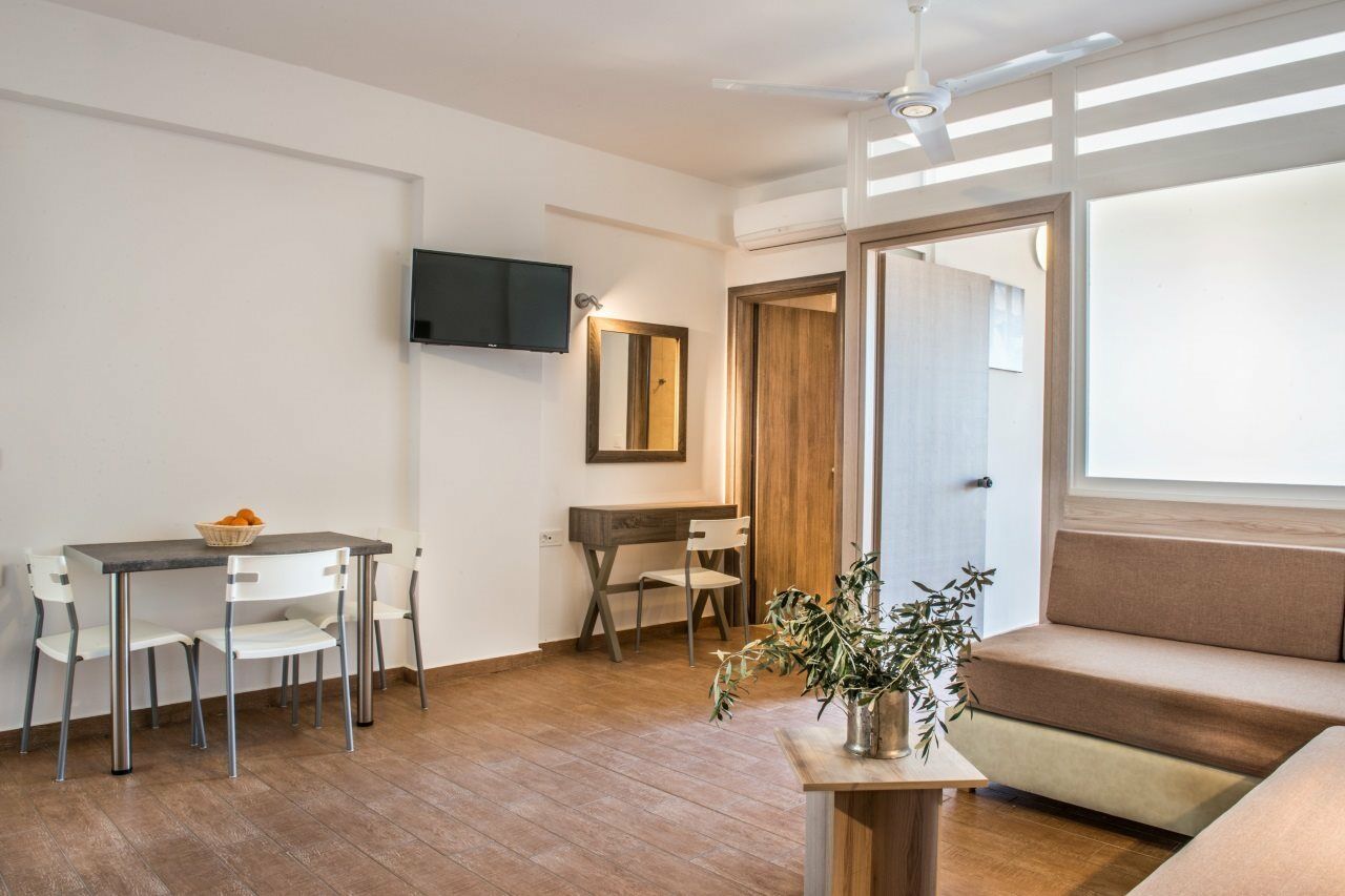 Gerona Mare Apartments Gerani  Exterior foto